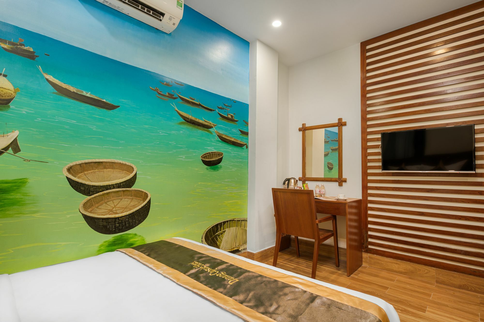 Ancyra Capsule Hotel - Backpackers Paradise & Rooftop Bar Da Nang Buitenkant foto